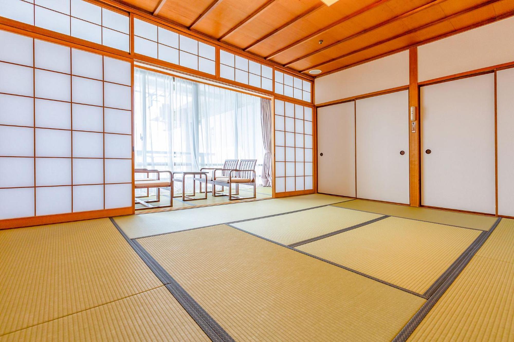 Hotel Ooedo Onsen Monogatari Kanko 3*