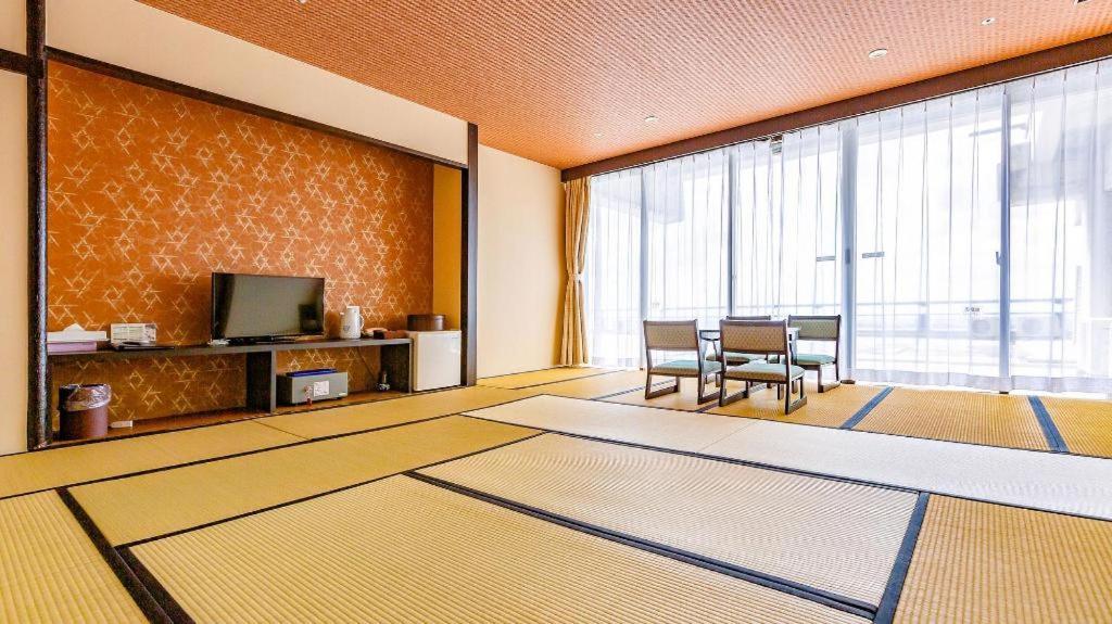 Hotel Ooedo Onsen Monogatari Kanko