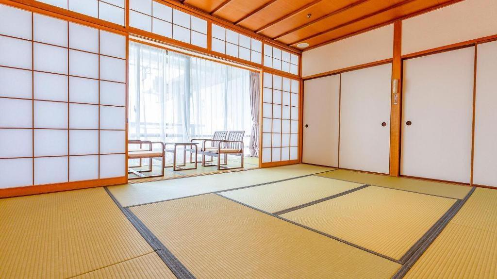 Hotel Ooedo Onsen Monogatari Kanko 3*