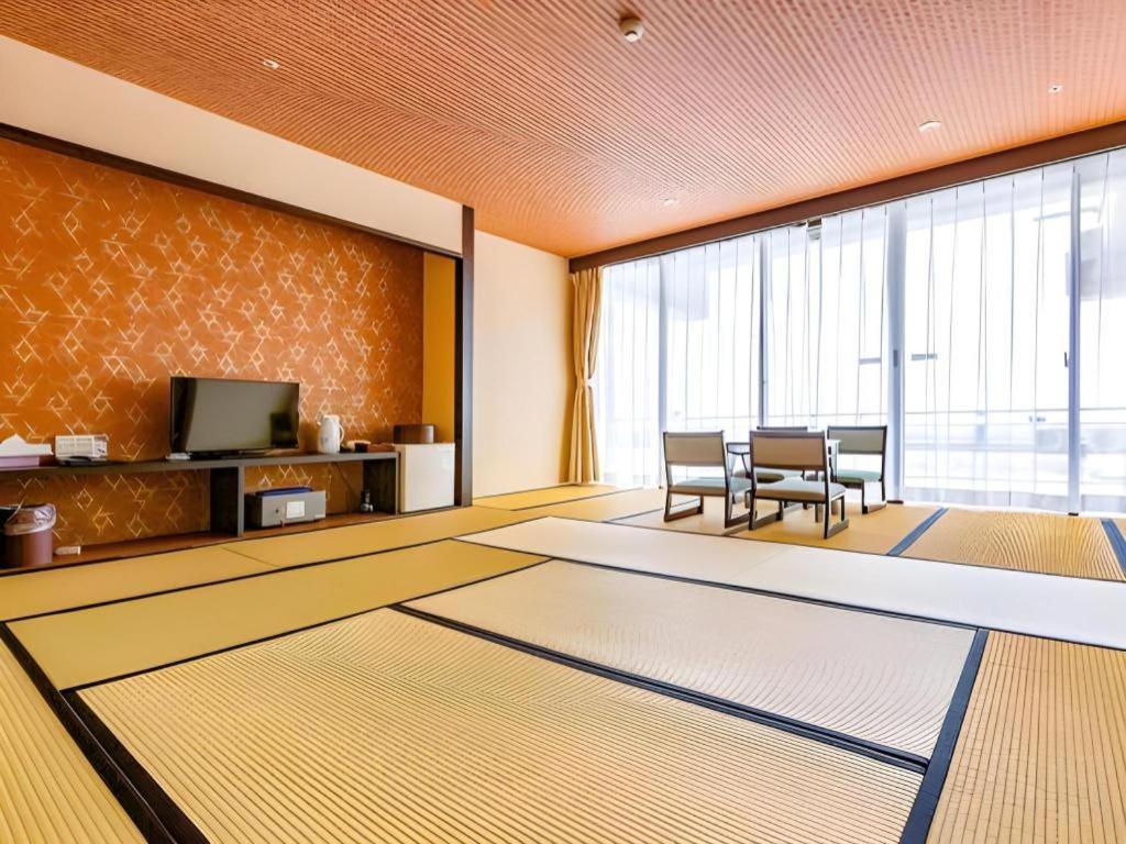 Hotel Ooedo Onsen Monogatari Kanko 3*